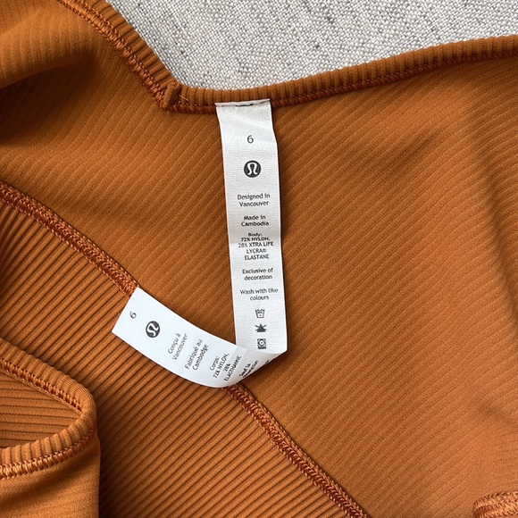 NWOT Lululemon Power Pivot tank - Picture 4 of 4